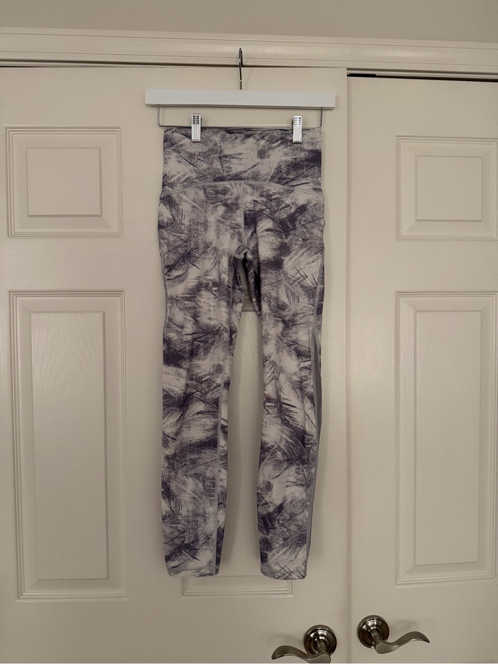 Lululemon Abstract Gray & White High-Rise Leggings